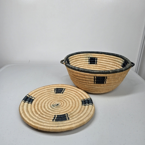 Vintage African Hand Woven‎ Coil Basket/Bowl and Trivet Natural Rattan Primitive - Picture 1 of 17